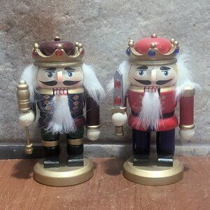 Vintage Decorative Wooden Nutcracker King Figurines 5 In Tall Hand Painted Chris